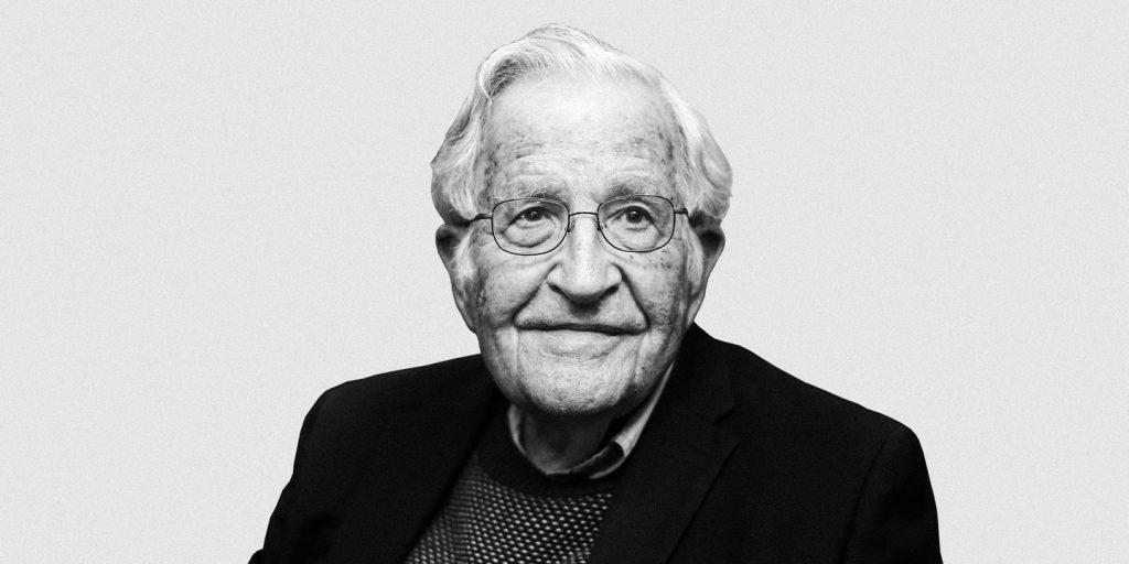 Imagem do documentário O fim do sonho americano noam Chomsky (2018). Como exemplo de filmes que abordam temas sociais