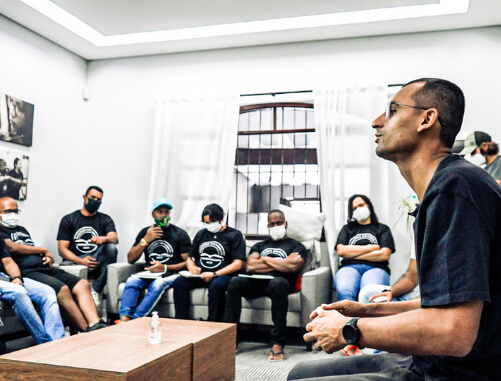 Como a Gerando Falcões impacta o empreendedorismo social brasileiro Falcons University